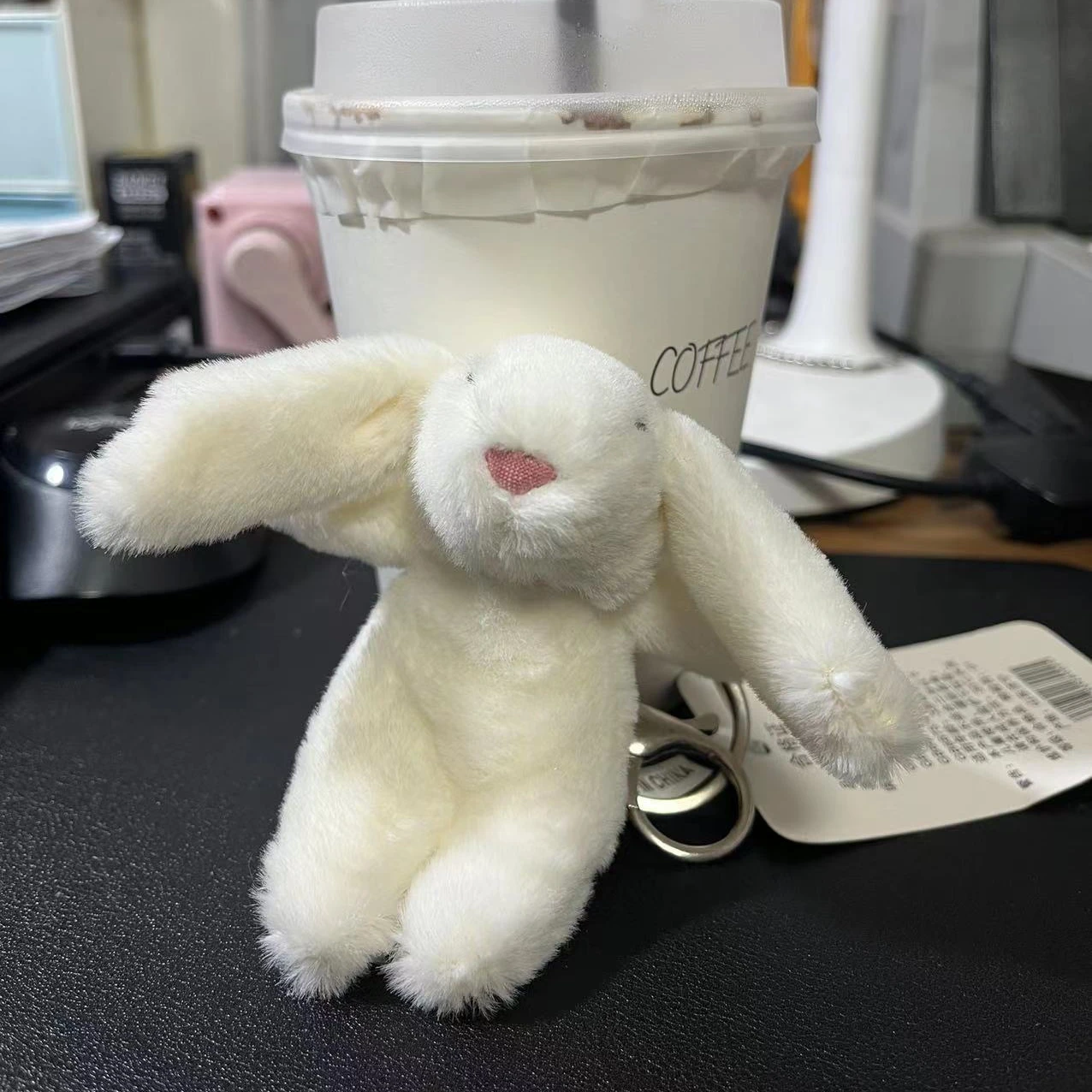 ぬいぐるみかわいい漫画ウサギキーホルダー愛ポンポン小物おもち - Phone Accessories For Car のレビューと価格
