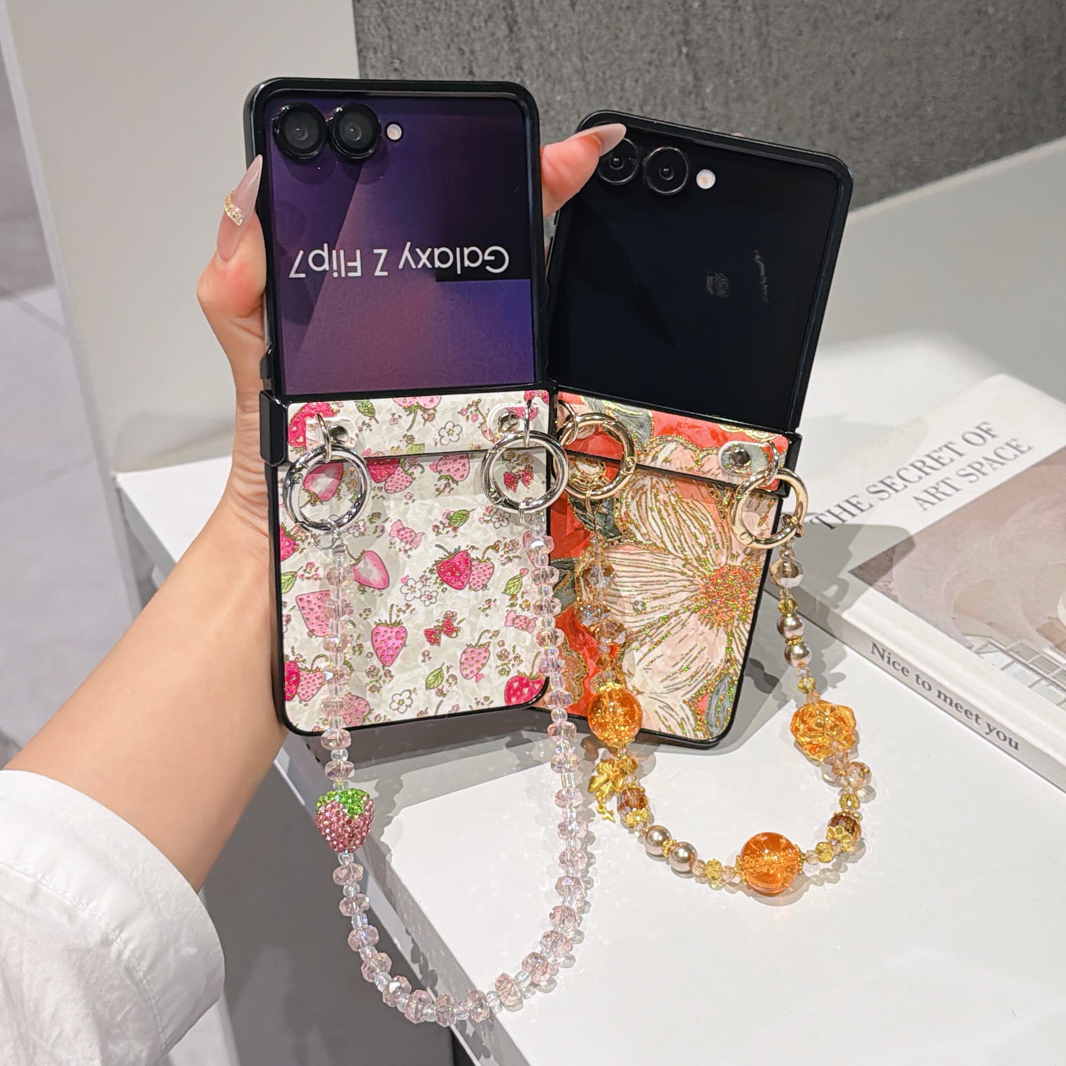ヒンジ保護PUレザーカバー＆カラービーズリストチェーンストラ - Phone Accessories Crochet のレビューと価格