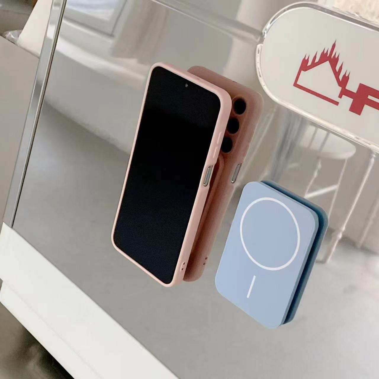 マグネット式吸盤型スマホホルダー Apple iPhone  - Phone Accessories Crochet のレビューと価格
